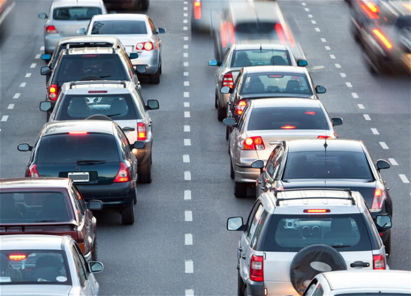 На ряде столичных улиц и проспектов затруднено движение транспорта