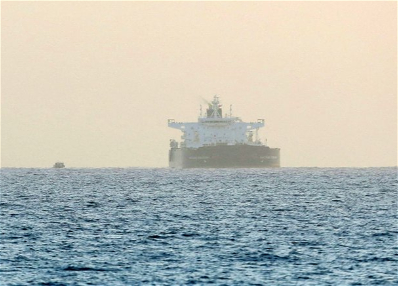 ВМС Британии сообщили об обстреле танкера у берегов ОАЭ