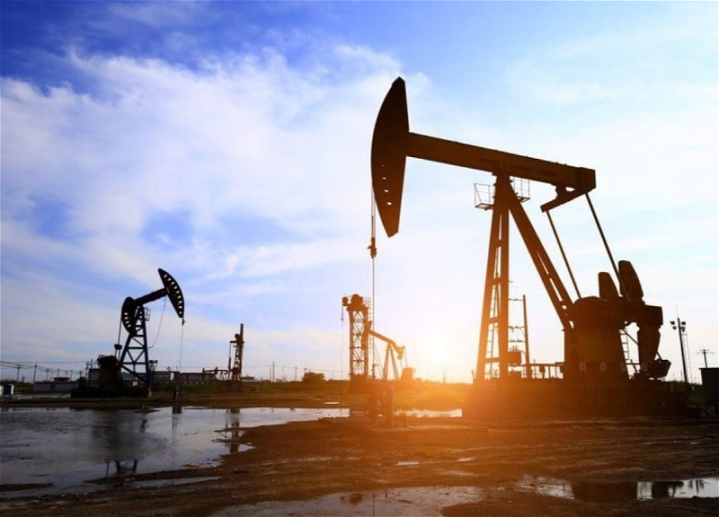 Азербайджанская нефть незначительно подешевела