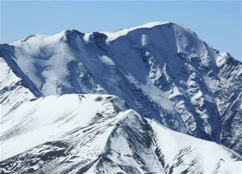 Ömər aşırımında iki hərbçi dərəyə yıxılıb, biri vəfat edib