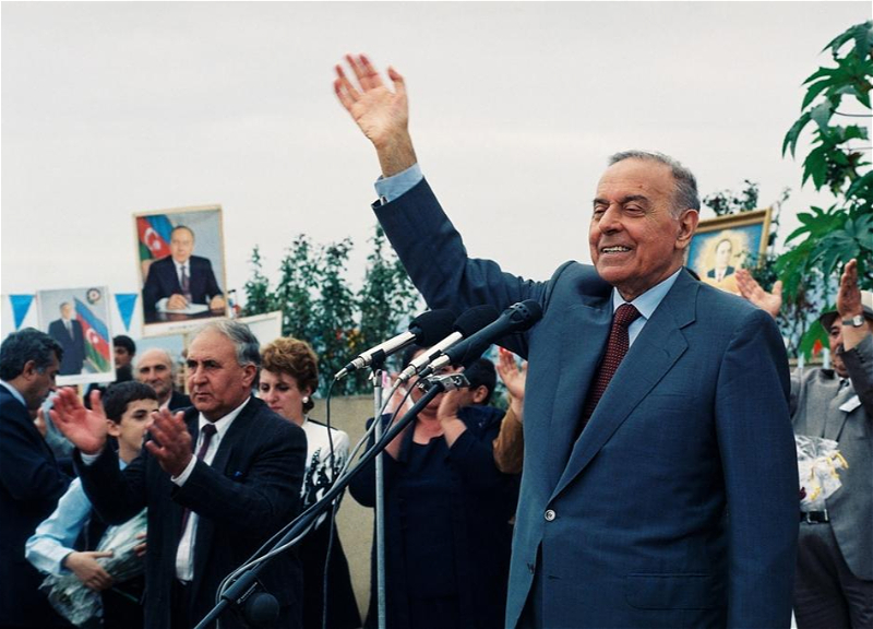 “Heydər Əliyevin qayıdışı ilə dövlət idarəçiliyində yeni mərhələ başlandı” - ŞƏRH
