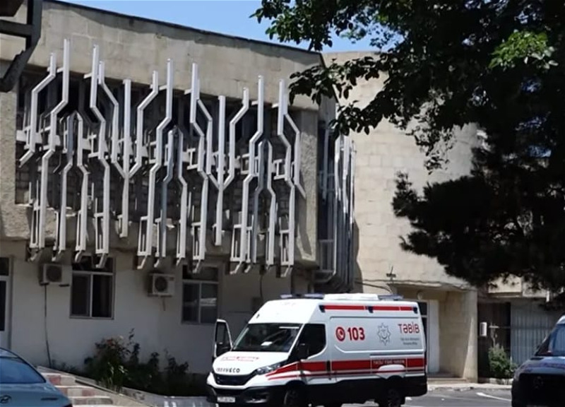 С медперсонала бакинской станции скорой и неотложной медицинской помощи собирают деньги? - ВИДЕО