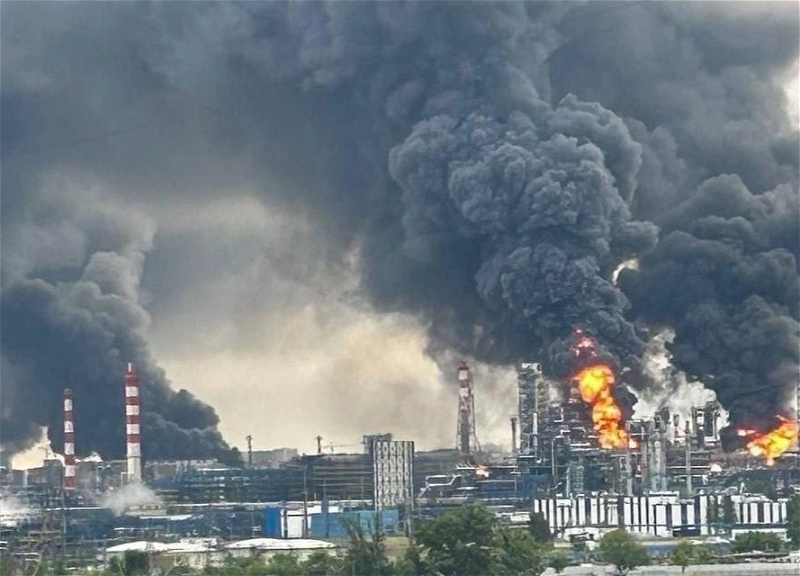 Собянин: пожар на Московском НПЗ в основном локализован