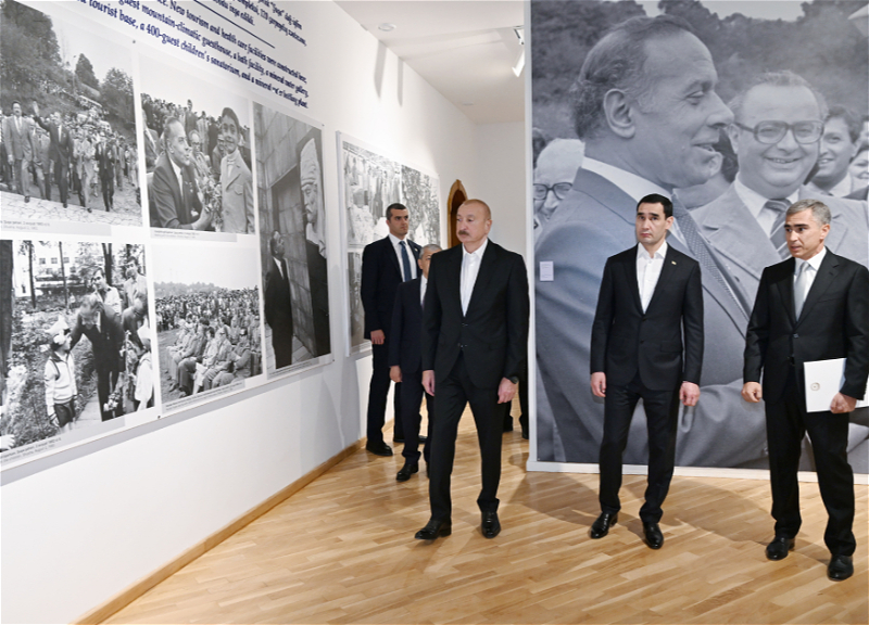 Ознакомление с выставкой «Гейдар Алиев и Карабах» в Шуше - ФОТО