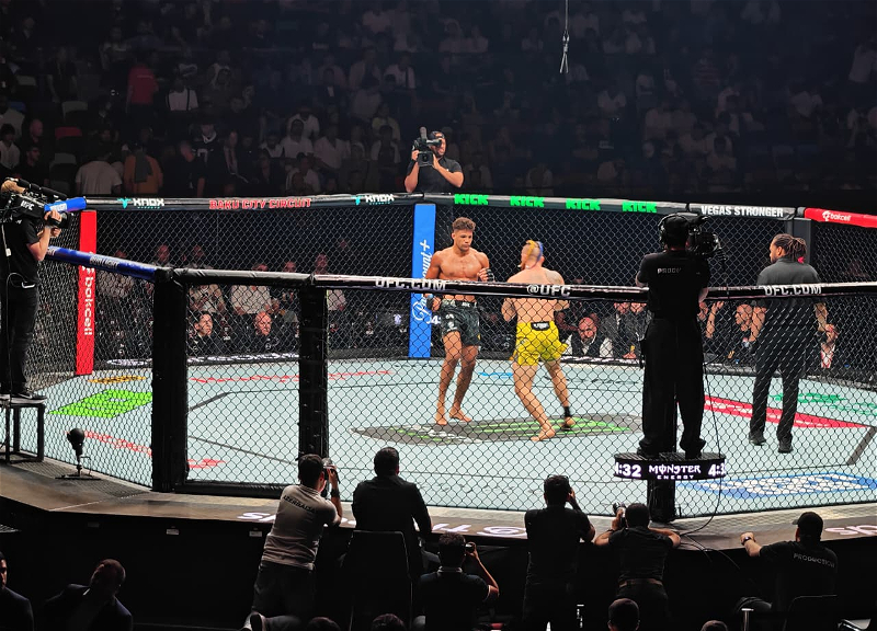 Украинский боец Даниил Донченко одержал досрочную победу на турнире UFC в Баку