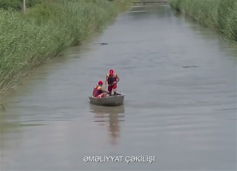 В Гёйчае из упавшего в канал автомобиля извлечено тело водителя - ВИДЕО - ОБНОВЛЕНО